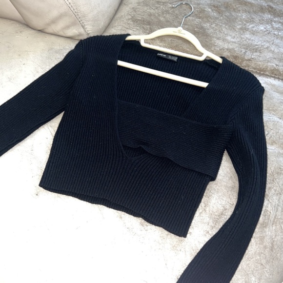Black crop sweater - Picture 1 of 2